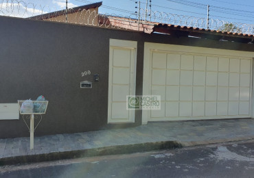 Vende-se, Casa no Pontal em Uberaba